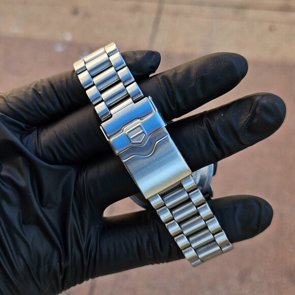 TAG Heuer Mens 40mm F1 Black Dial Chronograph - Picture 9 of 10